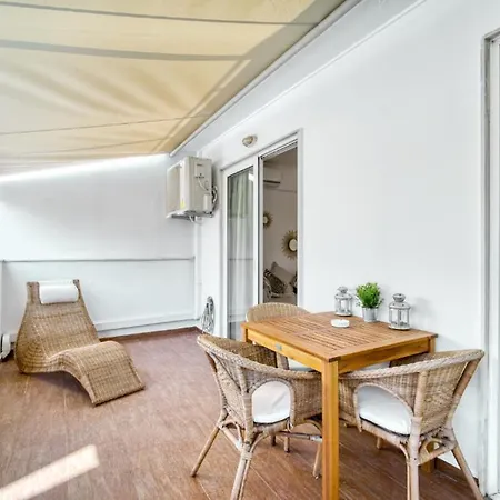 The Mirror Apartment With Large Sunny Balcony Athens Exterior photo
