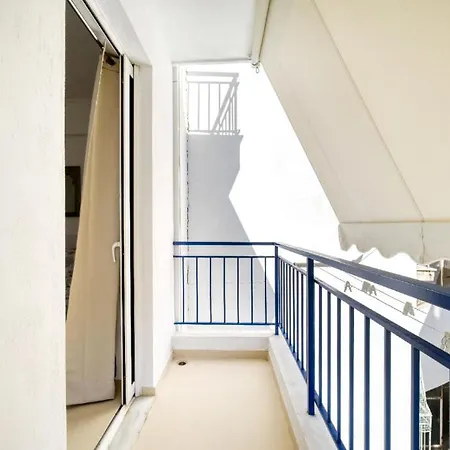 The Mirror Apartment With Large Sunny Balcony Athens Exterior photo